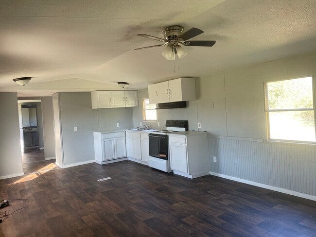 Building Photo - 3 BR 2 Bath 1,120 sq ft singlewide mobile ...