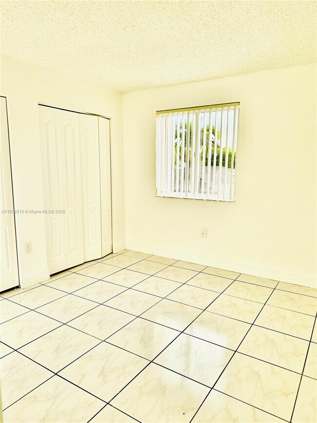 Building Photo - 16148 SW 138th Pl