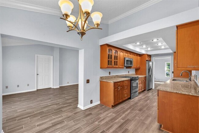 Building Photo - 1702 Horseshoe Dr