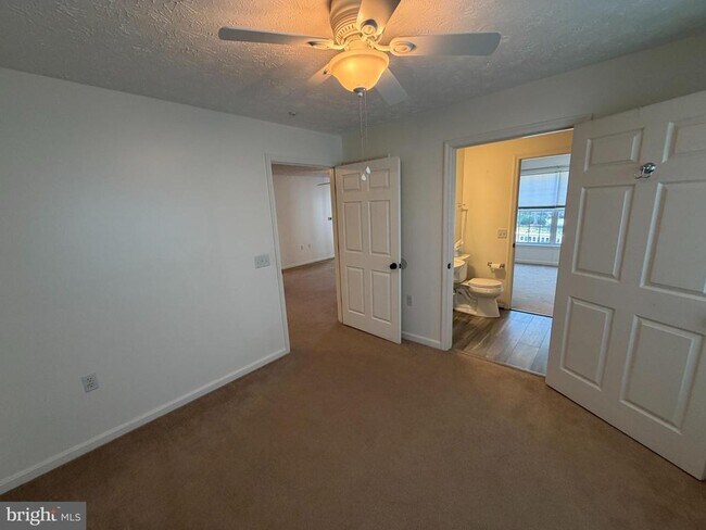 Building Photo - 651 Burtons Cove Way
