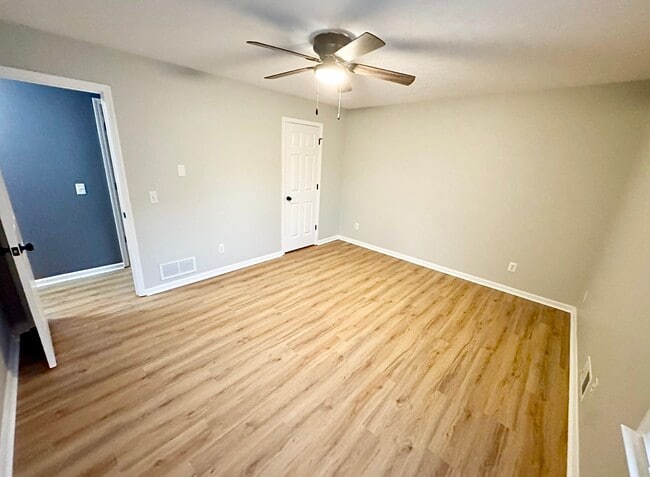 Building Photo - 113 Meadow Ln