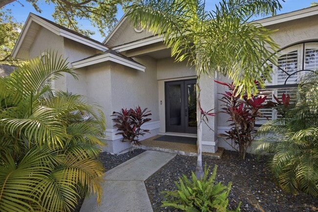 Building Photo - Pool Home