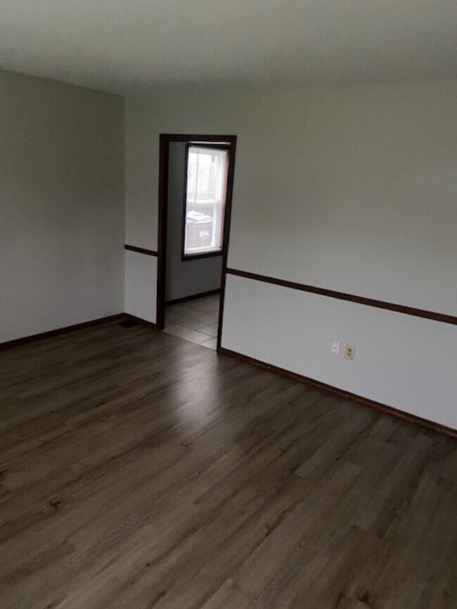 Building Photo - 1328 Bingham Dr