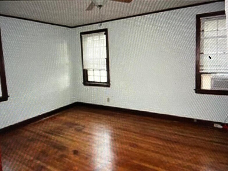 Bedroom - 2291 Monroe Ave