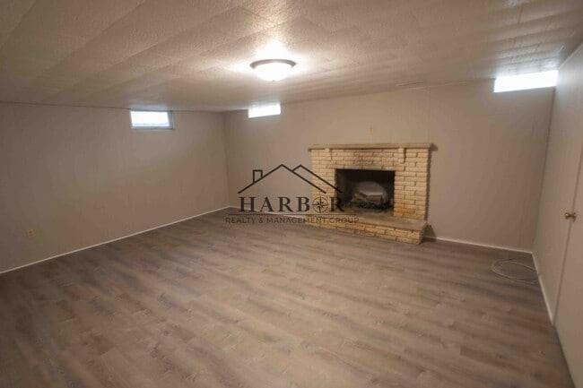 Building Photo - Single Family Home in SW Rochester with Fu...