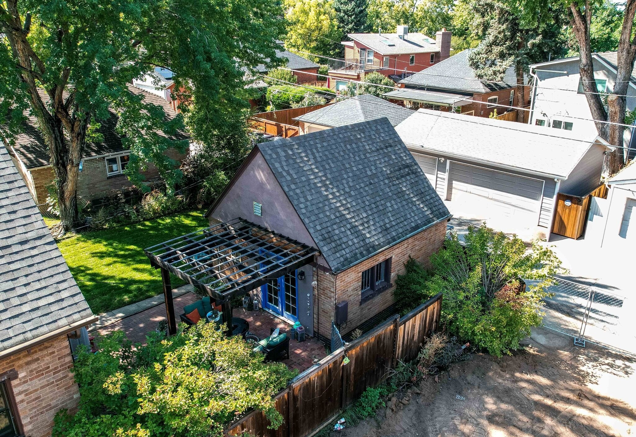 Building Photo - 1219 S Corona St
