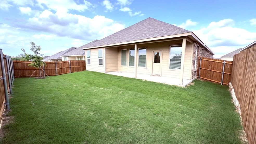 Building Photo - 341 Sedalia Trl