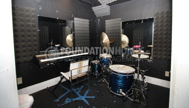 Building Photo - Creative Cottage Retreat – Near Downtown San Anselmo- Music Studio - A/C - FOUNDATION