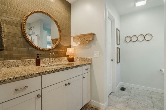 Building Photo - 695 Reed St