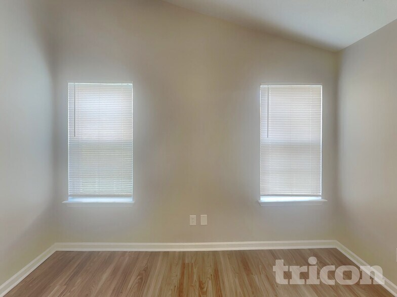 Building Photo - 6008 Bradford Ct