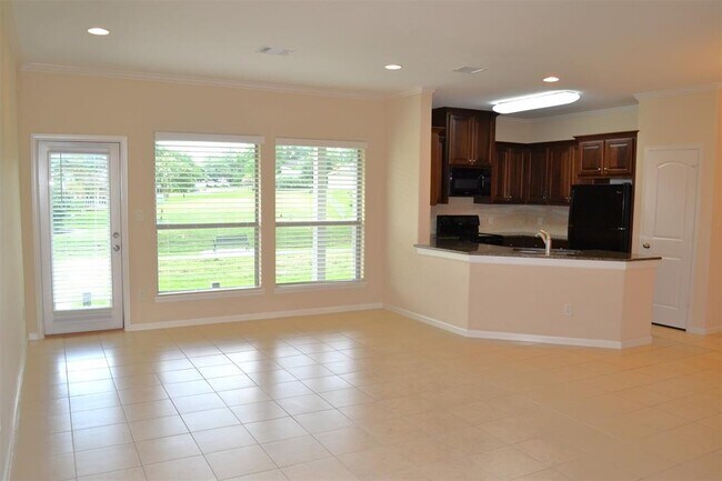 Building Photo - 336 Lazy Ln