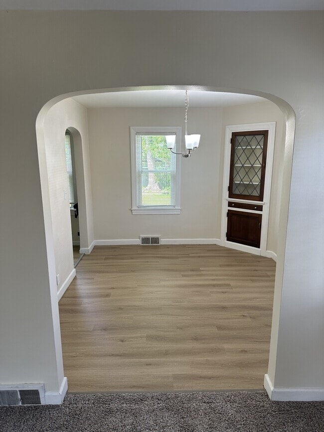 Building Photo - 38-40 Beechwood Drive