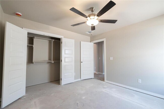 Building Photo - Brand NEW 3 Bedroom 2 Bathroom Home in Tuscany Lakes (Piedmont Schools) with Storm Shelter and Sp...