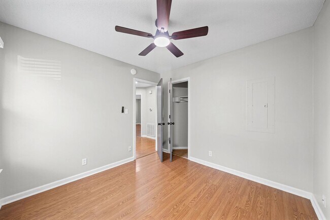 Building Photo - 3 Bedroom 1 1/2 Bath Renovated Home For Rent!