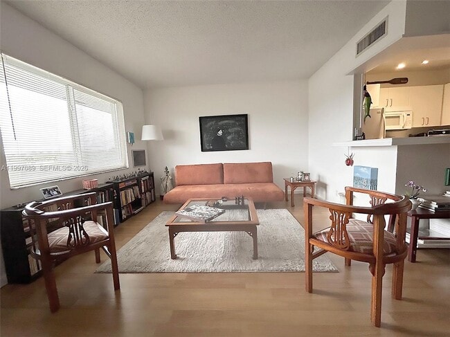 Building Photo - 1400 NE 54th St