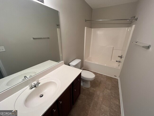 Building Photo - 5041 Lower Elm St