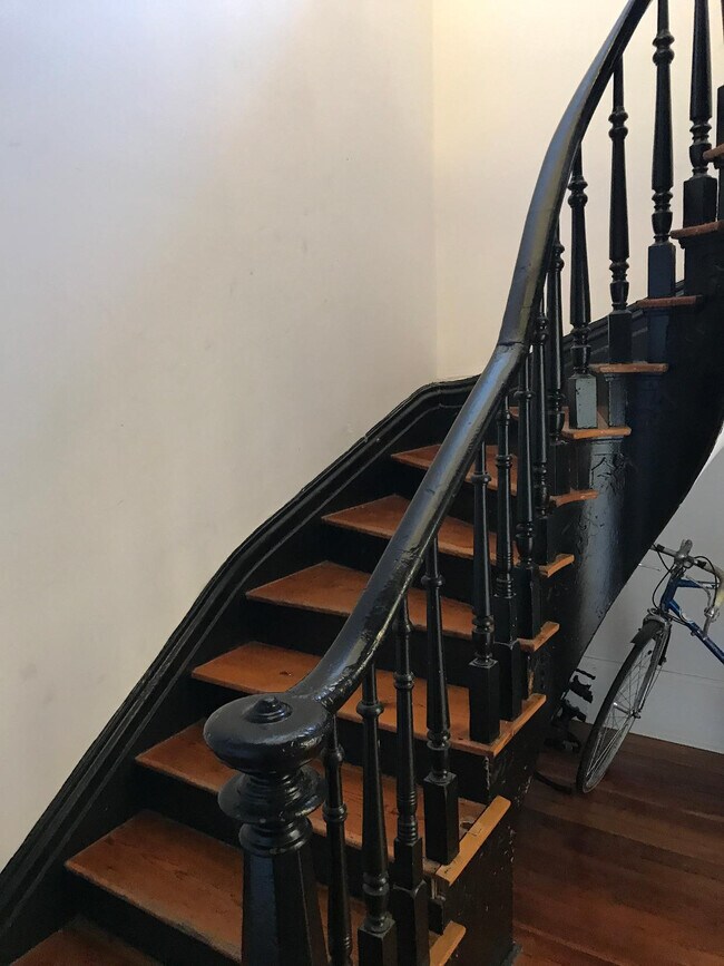 Building Photo - 380 S Upper St