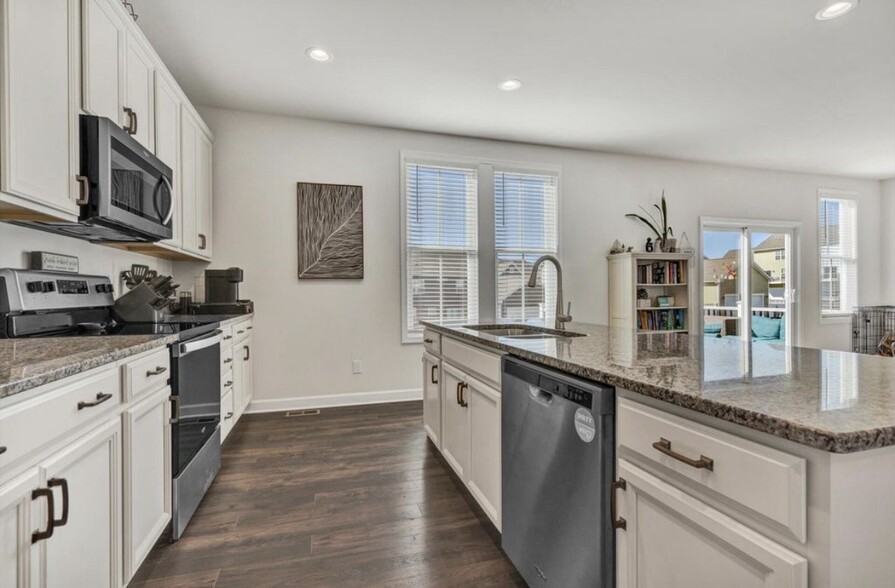 Building Photo - 62 Boxwood Ln