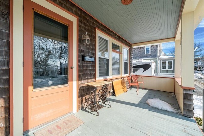 Building Photo - 25 Peckham Ave