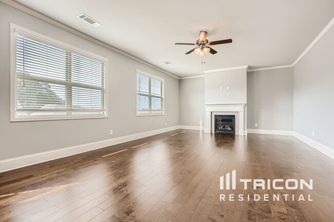 Building Photo - 7064 Demeter Dr