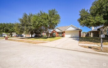 Building Photo - 24026 Holleygate Ct
