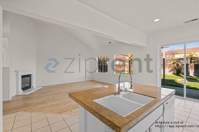 Building Photo - 155 E Heritage Dr