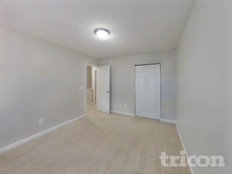 Building Photo - 131 Quiet Grove Dr
