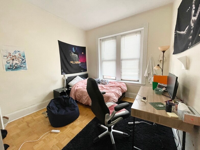 Building Photo - 1464 Tremont St