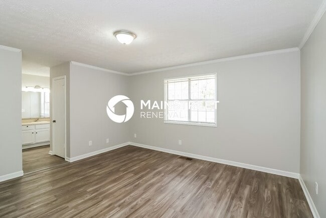 Building Photo - 3 Bedroom Pet-Friendly Home in Kennesaw, GA with Main Street Renewal