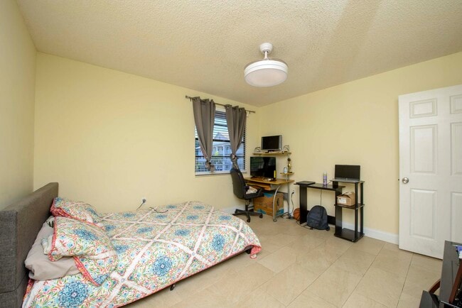 Building Photo - 3515 Village Blvd