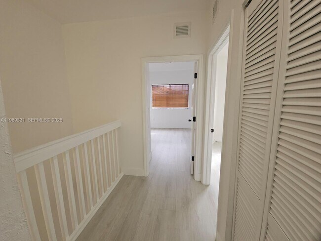 Building Photo - 10919 SW 182nd Ln