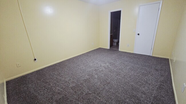 Building Photo - 1715 Bentley Blvd