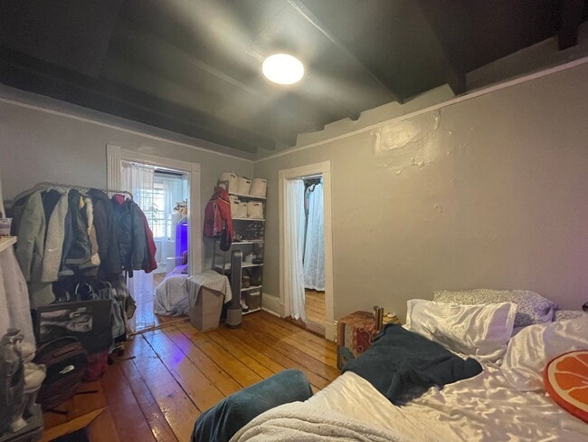 Building Photo - Charming 1-Bedroom in Beacon Hill