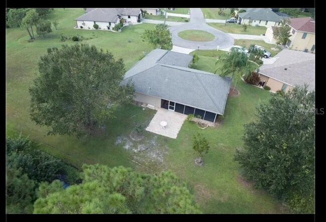 Building Photo - 25230 Campos Dr