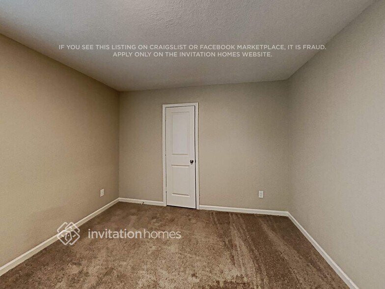 Building Photo - 439 Vermeer Ct