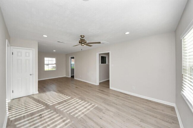 Building Photo - 2919 Elser St