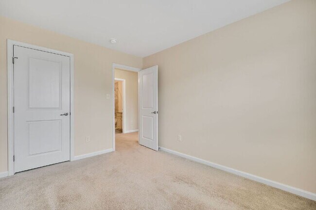 Building Photo - 3 Bedroom Townhome in Mechanicsville – $2,400/mo