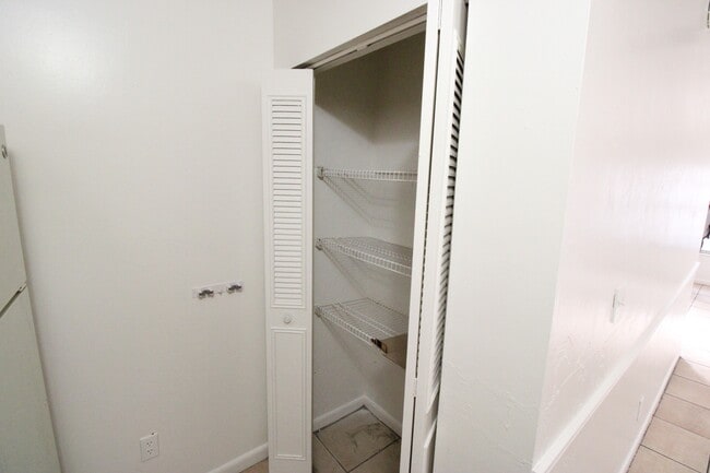 Building Photo - 6101 NW 23rd Terrace