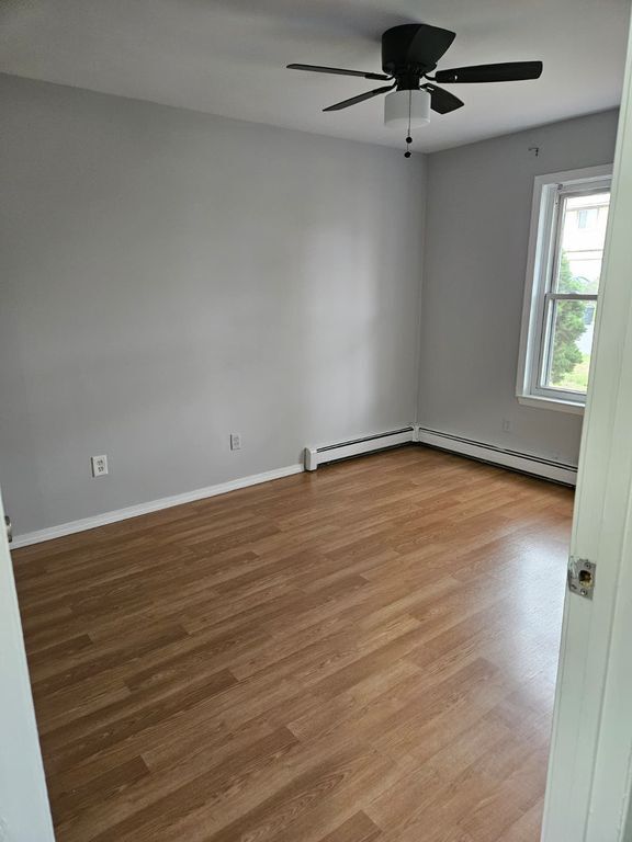 Building Photo - 3 Dougbeth Dr