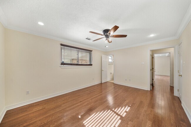 Building Photo - 4419 Grass Valley St