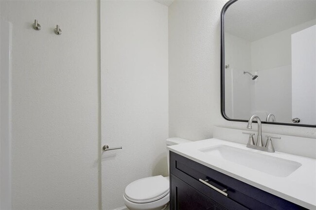 Building Photo - 6803 Woodhue Dr