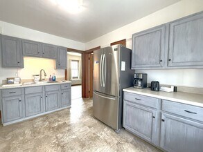 Building Photo - 1411 Rawson Ave