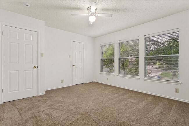 Building Photo - 3-BEDROOM HOME IN GUILBEAU PARK