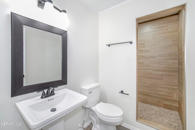 Building Photo - 6529 Jim De Groat Dr
