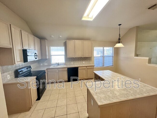 Building Photo - 11108 Visa Rose Dr