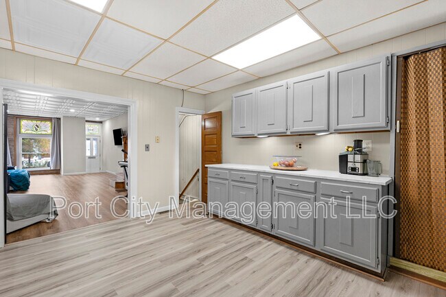 Building Photo - 114 N Highland Ave