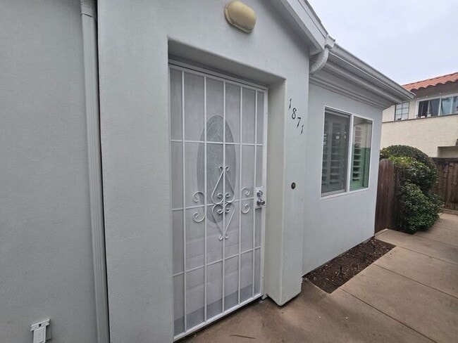 Building Photo - 1 BD / 1 BTH Home on Hornblend with Parking in Pacific Beach San Diego