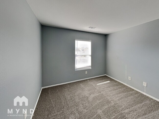 Building Photo - 918 Willow Wind Dr