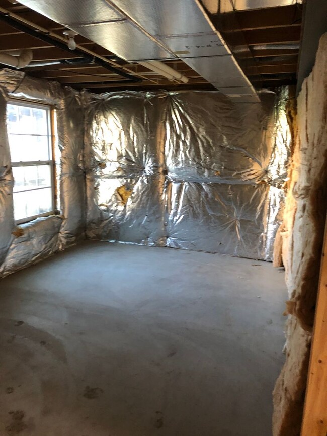 Building Photo - Coming soon - 3 bedroom, 2.5 bath condo in...