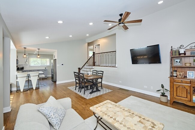 Building Photo - 1226 Longmeadow Dr